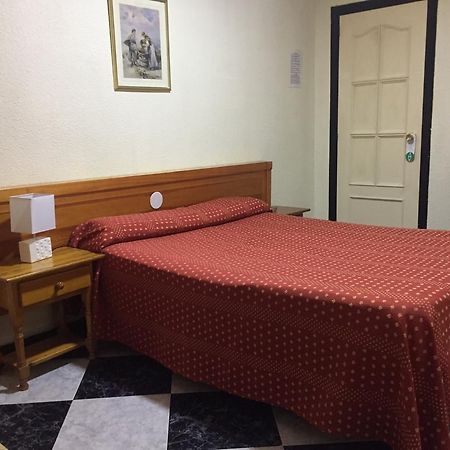 Hostal Jacinto Alcala de Henares Exterior photo