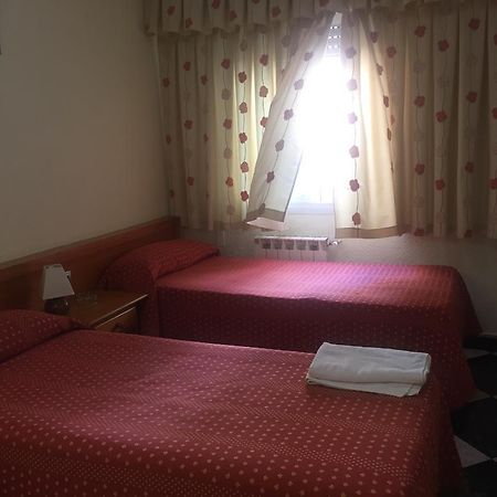 Hostal Jacinto Alcala de Henares Exterior photo