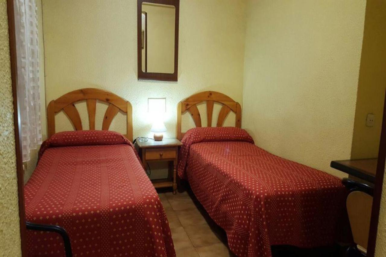 Hostal Jacinto Alcala de Henares Exterior photo