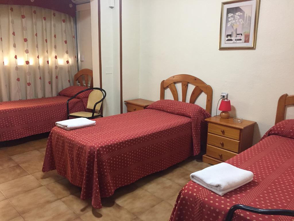 Hostal Jacinto Alcala de Henares Exterior photo