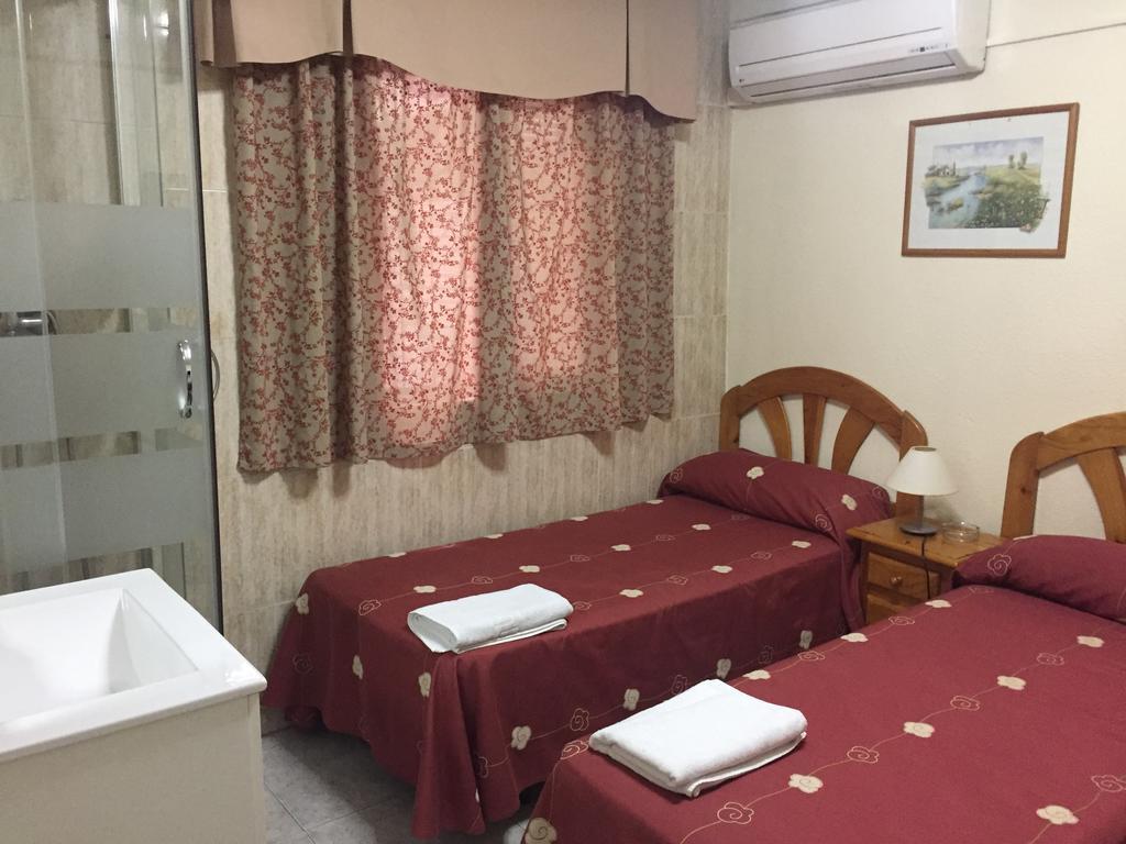 Hostal Jacinto Alcala de Henares Exterior photo