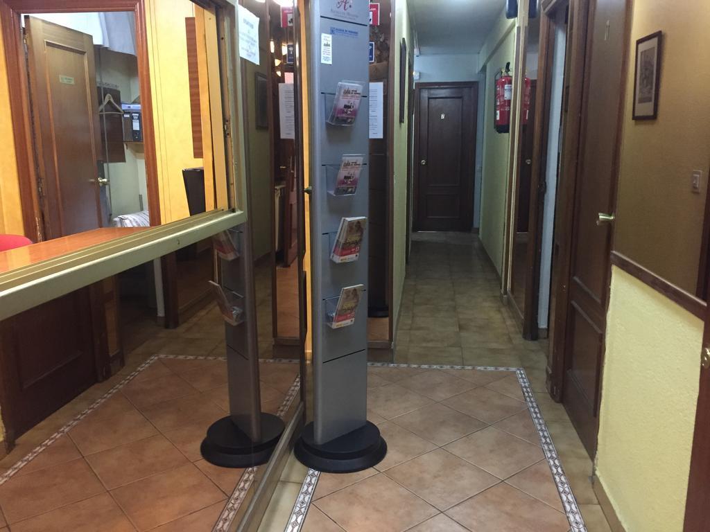 Hostal Jacinto Alcala de Henares Exterior photo