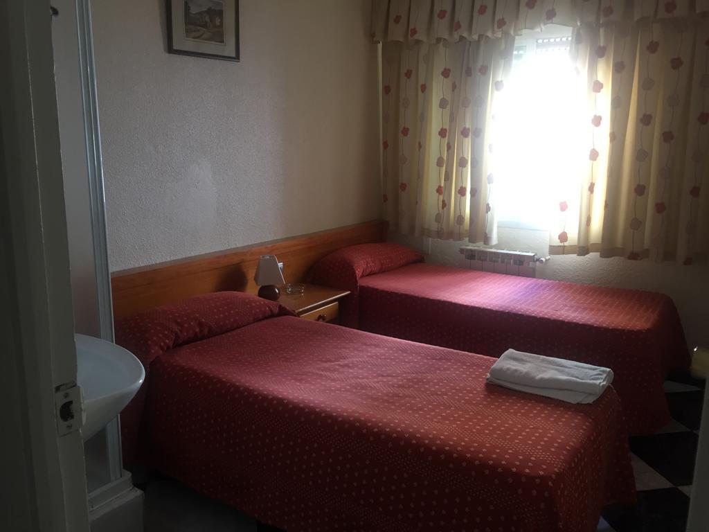 Hostal Jacinto Alcala de Henares Exterior photo