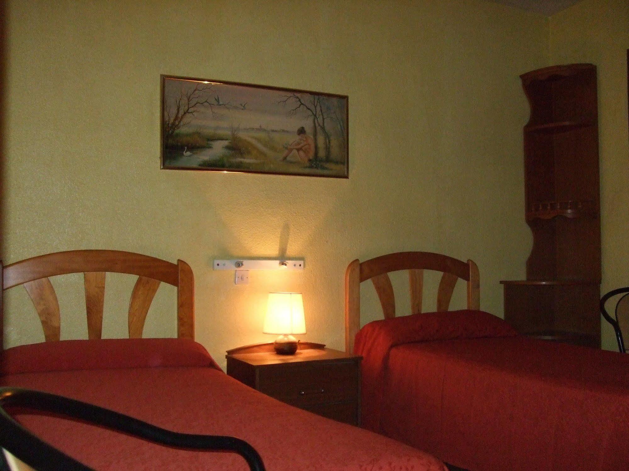 Hostal Jacinto Alcala de Henares Exterior photo